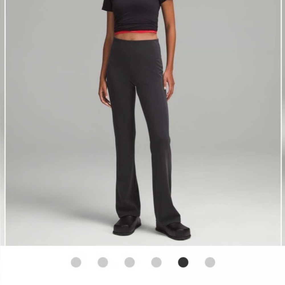 Lululemon  sz 4 Ribbed Softstreme Flare